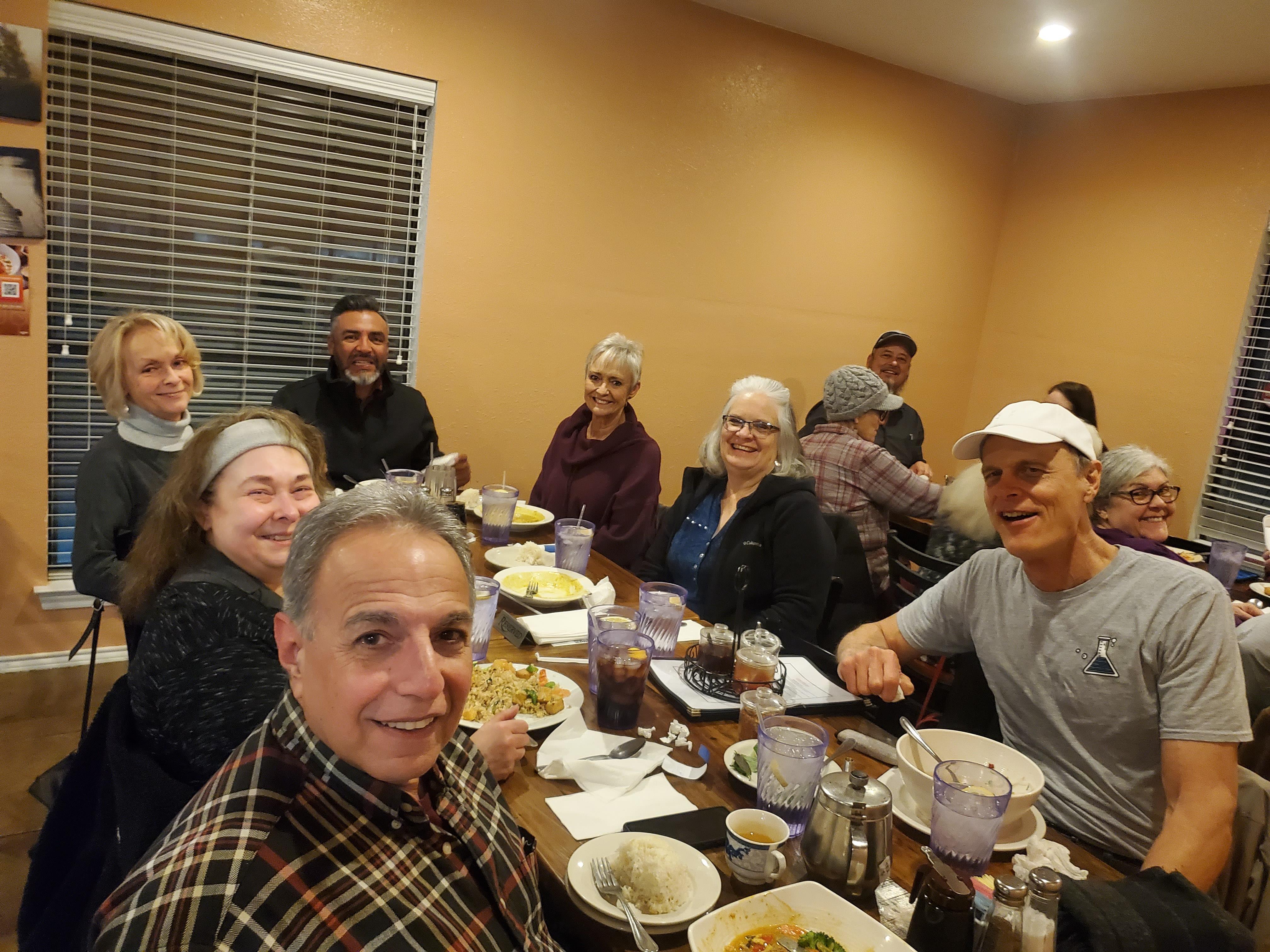 (Grapevine) Grupo mixto para mayores de 60 años | Casados y solteros | Grupo de estudio bíblico y de convivencia | Janet Chamberlain